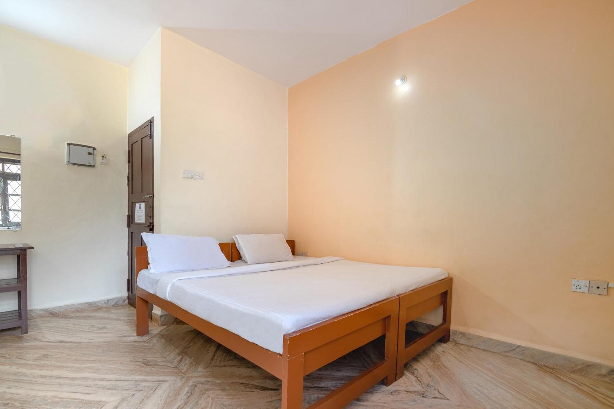 Spot On Ps Guest House Calangute Kültér fotó