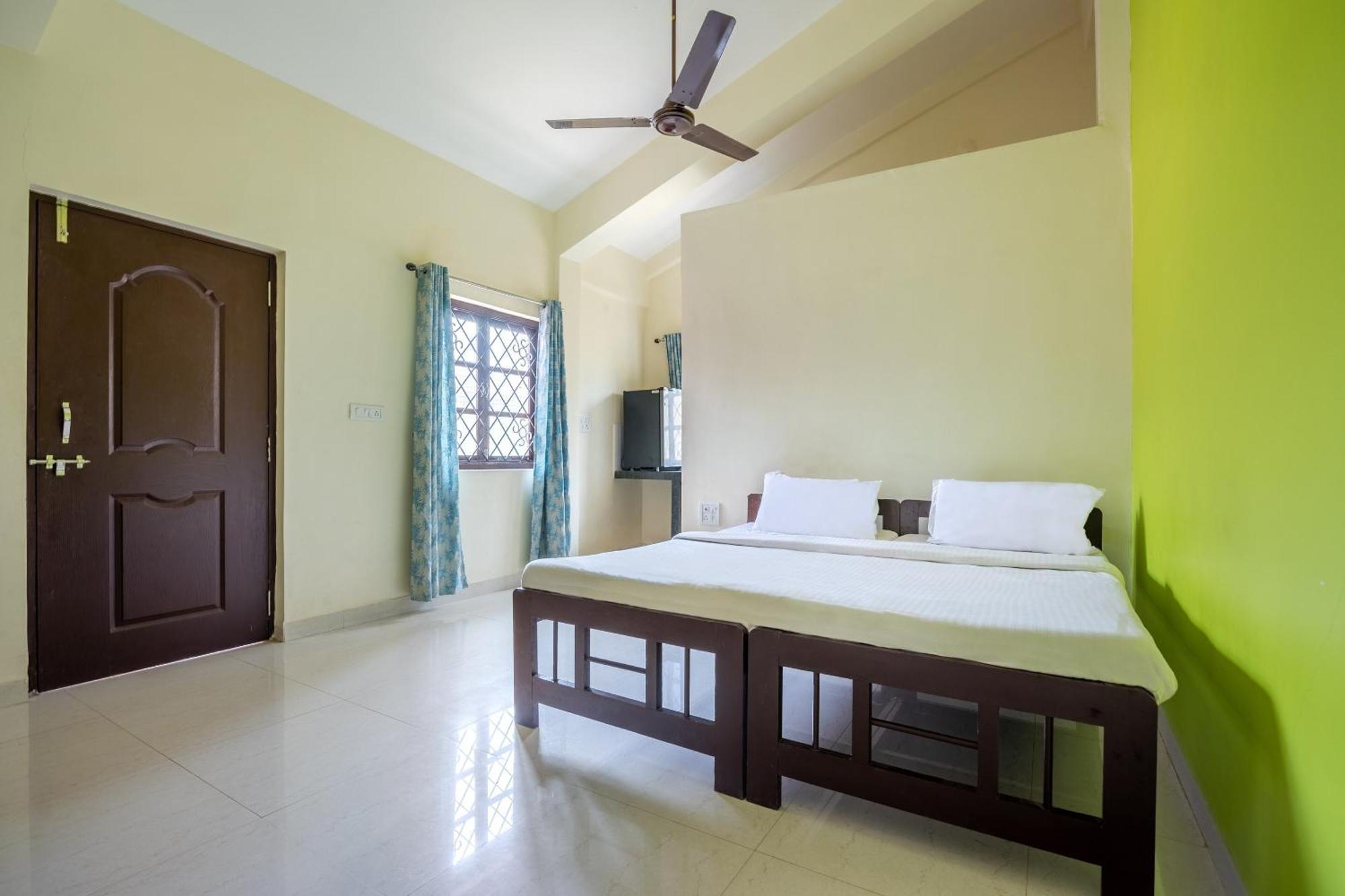 Spot On Ps Guest House Calangute Kültér fotó